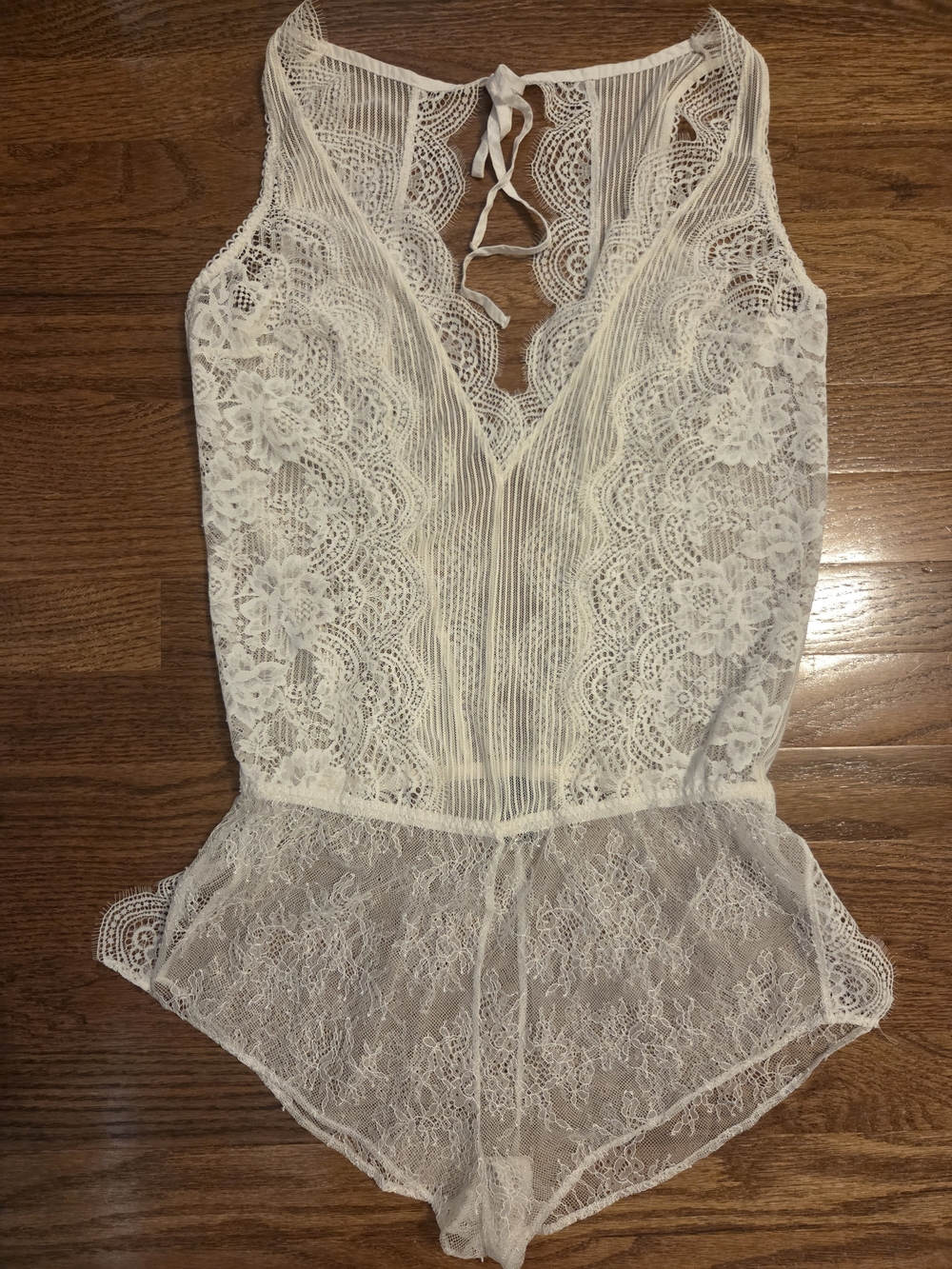 Victoria's Secret Cream Lace V-Neck Romper/teddy, Small